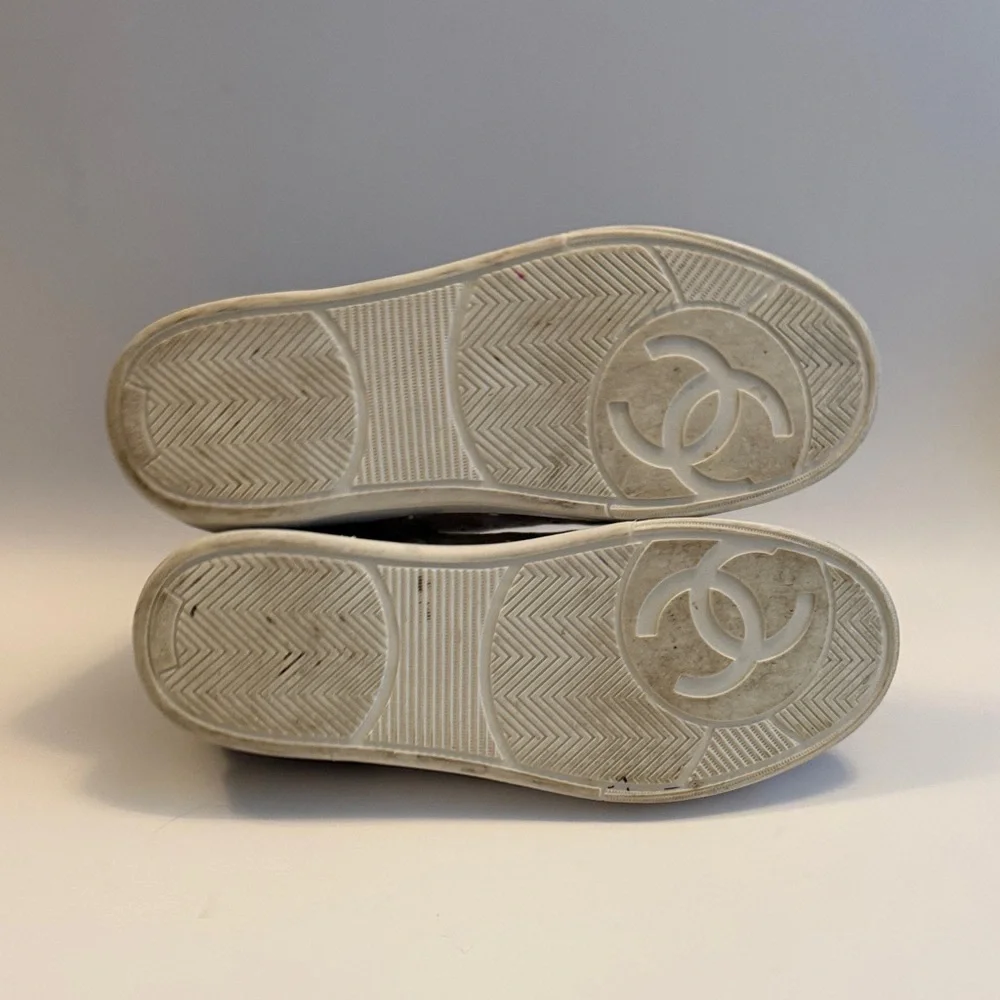 Chanel Low Top Suede Black and White Women’s Sneakers Size 39